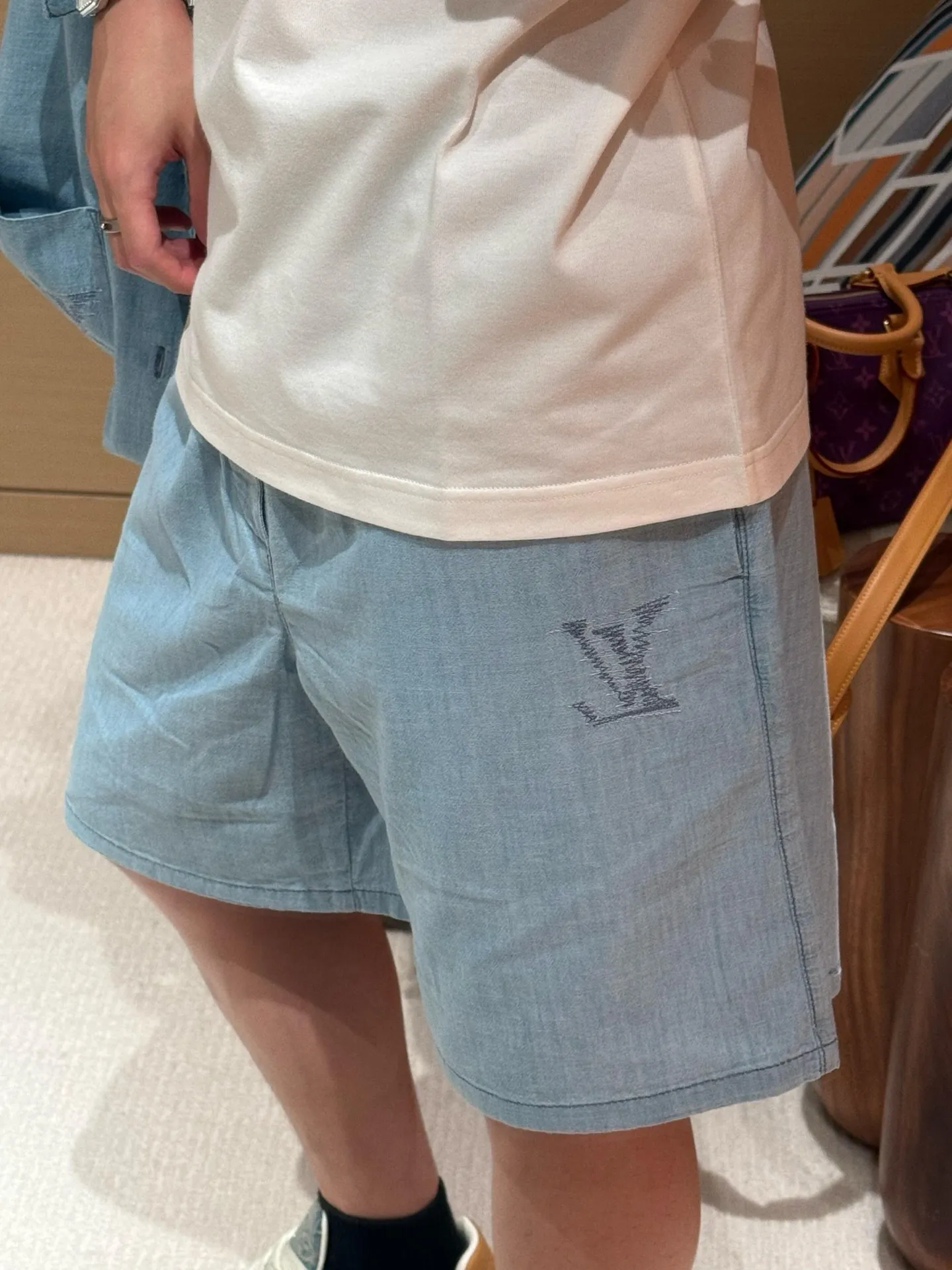 Louis Vuitton/Louis Vuitton front and back embroidered suit shorts
